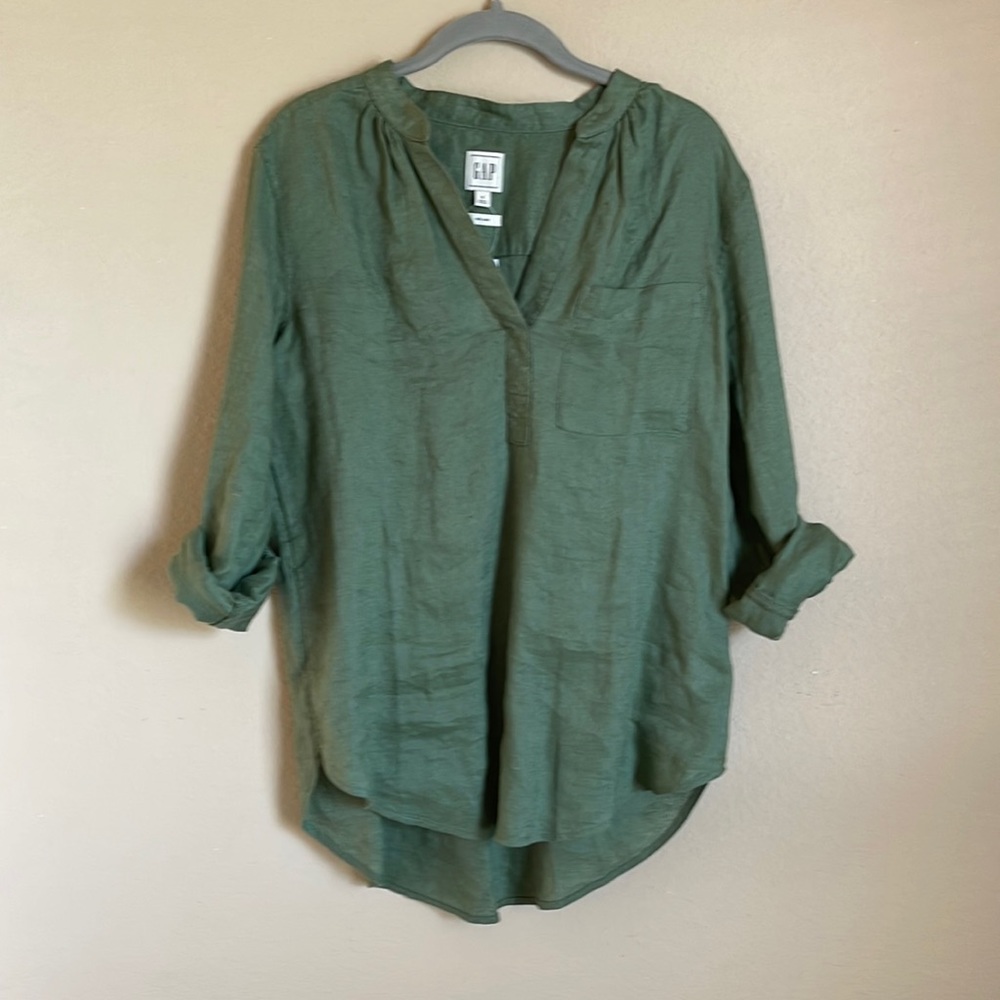 Gap. 100% linen shirt. NWT